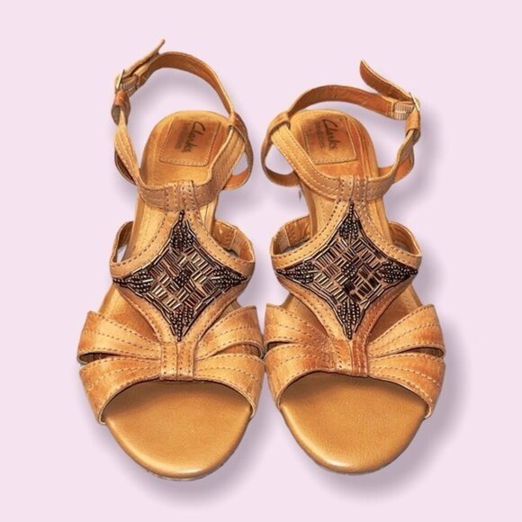 Clarks Beaded Wedge Sandals Straps Heels Summer Arch Support Shoes Womens Size 8 - Picture 1 of 13